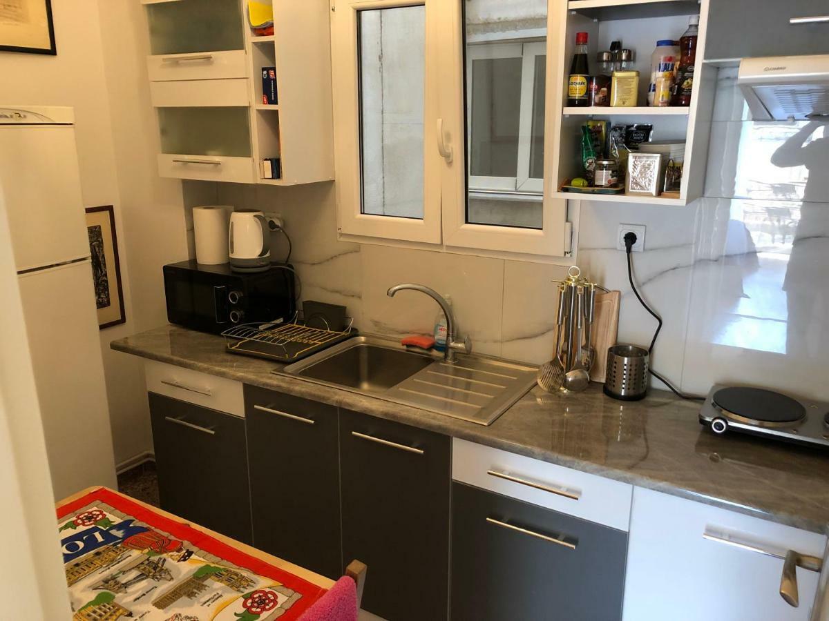 Metaxourgio Spacious Two Bedroom Apartment Athen Eksteriør billede
