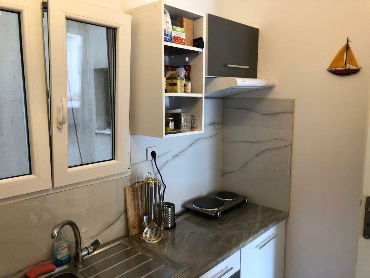 Metaxourgio Spacious Two Bedroom Apartment Athen Eksteriør billede